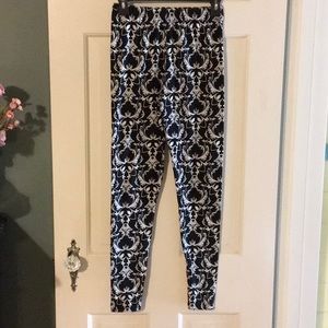 Hello Pink black and white leggings